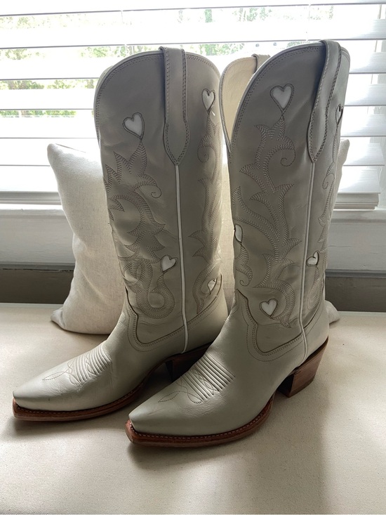 Tecovas Shoes - Tecovas Ivory Heart-Embroidered Annie Boots - Size 8
